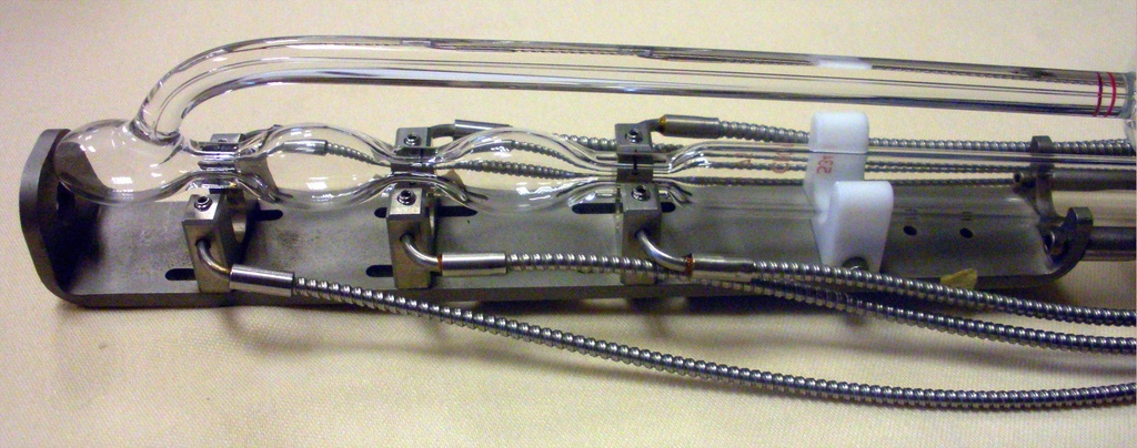 n876_c.jpg